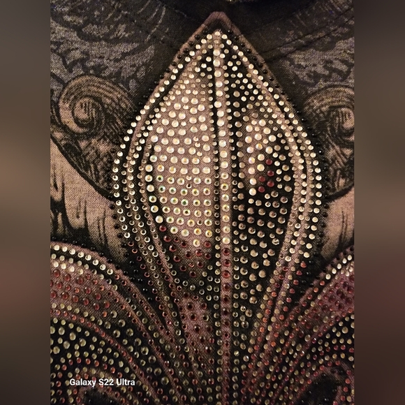 Cowgirls & Dimonds Women's Gray and Black Graphic Tee - Picture 2 of 5